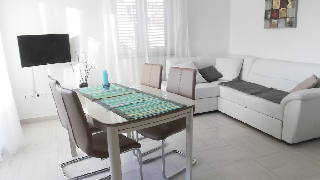 Apartments Horvat Vodice Chambre photo